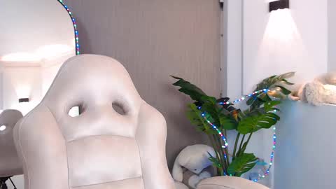 Snapshot of azaria_w chatting on 02-27-25, 03:36 Adriana online show from 02-27-25, 03:36