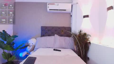 Snapshot of azaria_w chatting on 10-31-25, 03:18 Adriana online show from 10-31-25, 03:18