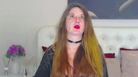 Snapshot of azeliahart chatting on 02-16-26, 12:07 Chiara online show from 02-16-26, 12:07