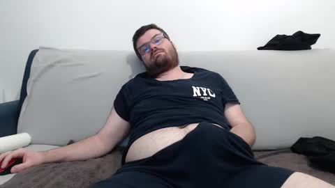 Snapshot of azer912 chatting on 11-08-25, 10:04 Azer online show from 11-08-25, 10:04