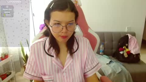 Azu  online show from 06-06-26, 12:32