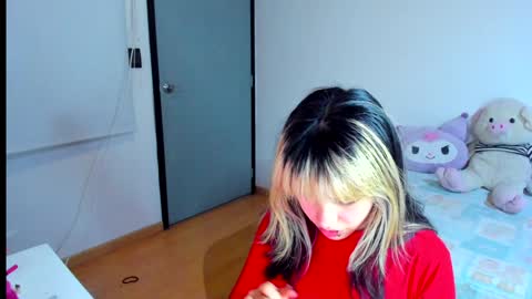 Azu Moure online show from 12-04-24, 04:10