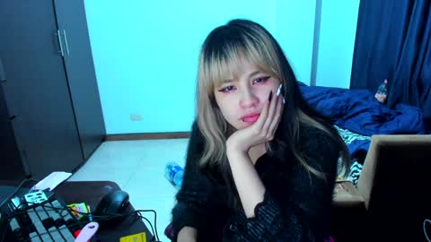 Azu Moure online show from 01-10-25, 10:50