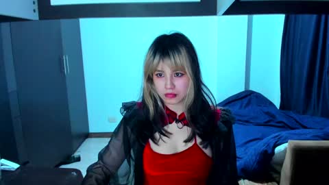 Azu Moure online show from 01-12-25, 08:04