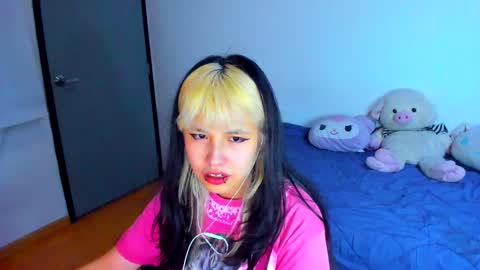 Azu Moure online show from 02-12-25, 07:13