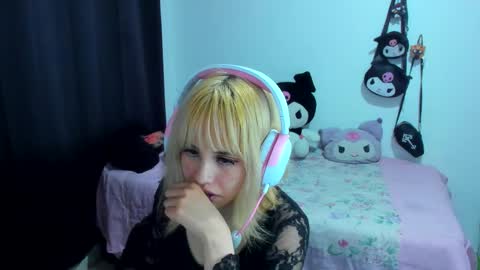 Azu Moure online show from 10-24-25, 03:36