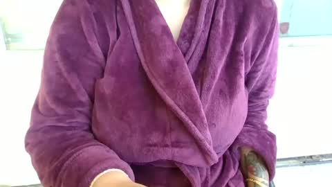 Snapshot of azuregoddess chatting on 05-31-26, 03:19 azuregoddess online show from 05-31-26, 03:19