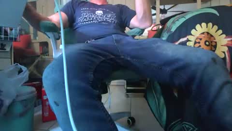 Snapshot of b_ready772 chatting on 06-14-26, 05:09 b_ready772 online show from 06-14-26, 05:09