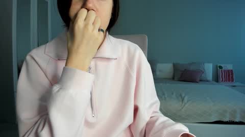 Monica online show from 09-17-25, 12:34