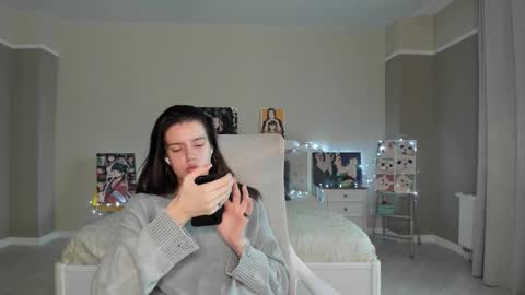 Monica online show from 09-24-25, 12:36