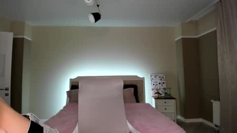 Monica online show from 10-22-25, 01:39