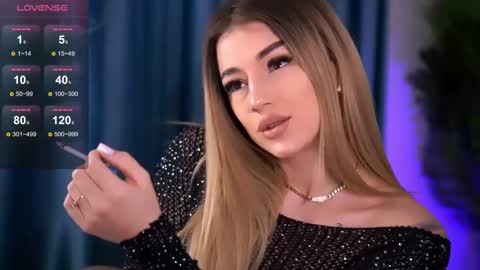 Snapshot of babbyaisha chatting on 02-27-25, 07:15 Inna online show from 02-27-25, 07:15