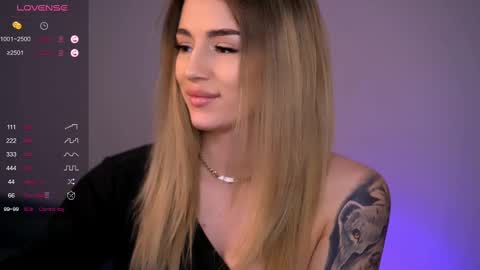 Snapshot of babbyaisha chatting on 03-07-25, 09:48 Inna online show from 03-07-25, 09:48