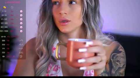 Snapshot of babbyaisha chatting on 09-09-25, 05:45 Inna online show from 09-09-25, 05:45