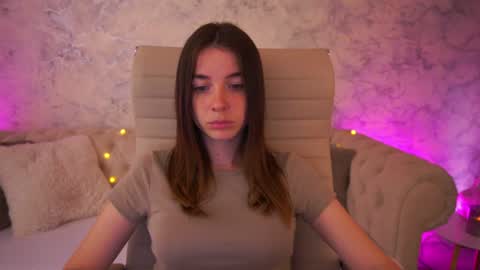 Snapshot of babe_dollie chatting on 06-11-26, 07:17 Babe online show from 06-11-26, 07:17