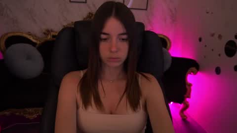 Snapshot of babe_dollie chatting on 06-22-26, 07:16 Babe online show from 06-22-26, 07:16