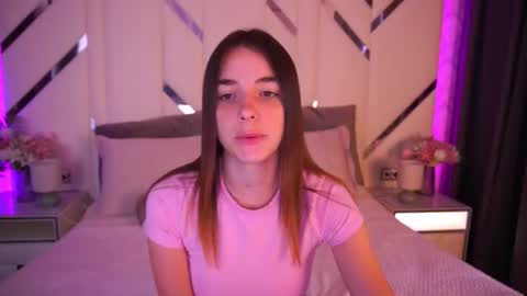 Snapshot of babe_dollie chatting on 06-26-26, 06:51 Babe online show from 06-26-26, 06:51