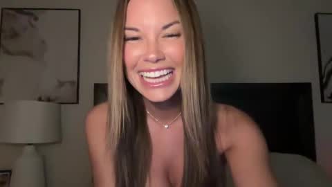 Snapshot of babeb77 chatting on 09-12-25, 03:17 B online show from 09-12-25, 03:17