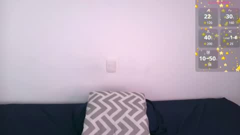 Snapshot of babeblair chatting on 05-27-26, 01:57 Queen B online show from 05-27-26, 01:57
