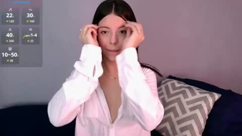 Queen B online show from 07-16-26, 03:34