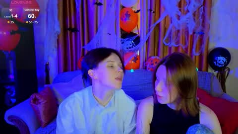 Snapshot of babees_eva chatting on 10-15-25, 11:43 Sweety Eva online show from 10-15-25, 11:43