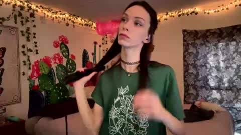 Snapshot of babiifern chatting on 01-10-25, 01:31 Fern Browning online show from 01-10-25, 01:31