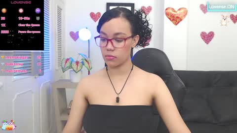 Snapshot of baby_blue18_ chatting on 02-04-25, 10:55 salome online show from 02-04-25, 10:55