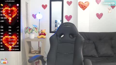 Snapshot of baby_blue18_ chatting on 02-06-25, 04:47 salome online show from 02-06-25, 04:47