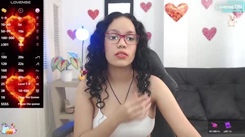 Snapshot of baby_blue18_ chatting on 02-06-25, 07:51 salome online show from 02-06-25, 07:51