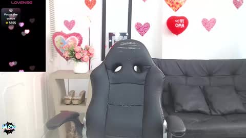 Snapshot of baby_blue18_ chatting on 02-19-25, 05:49 salome online show from 02-19-25, 05:49