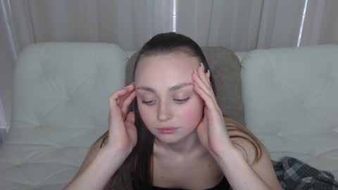 Snapshot of baby_emmaa chatting on 02-06-25, 01:21 Baby emmaa online show from 02-06-25, 01:21