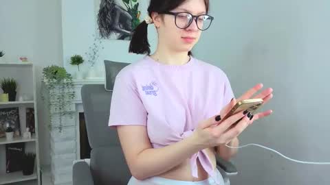 Evalena maybe just Eva online show from 02-10-26, 09:02