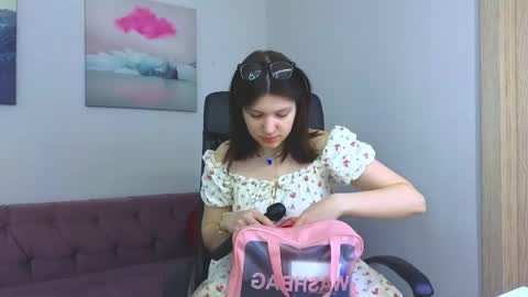 Snapshot of baby_evalena chatting on 05-02-26, 05:12 Evalena maybe just Eva online show from 05-02-26, 05:12