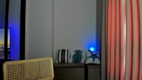 Call me baby  real name Eva   online show from 12-18-25, 05:46