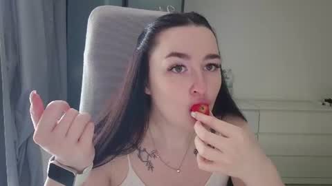 Snapshot of baby_girl_2028 chatting on 07-11-26, 09:34 Gabriella online show from 07-11-26, 09:34
