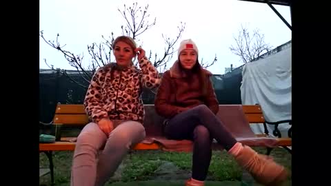 Snapshot of baby_inna chatting on 12-23-25, 06:00 Inna online show from 12-23-25, 06:00