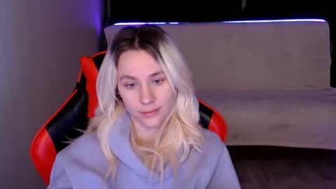 Snapshot of baby_kitte chatting on 12-12-24, 12:38 baby_kitte online show from 12-12-24, 12:38