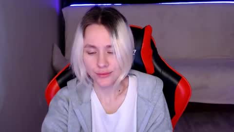 Snapshot of baby_kitte chatting on 12-13-24, 06:31 baby_kitte online show from 12-13-24, 06:31