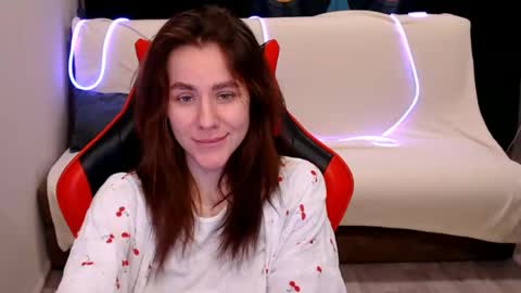 Snapshot of baby_kitte chatting on 12-31-24, 06:16 baby_kitte online show from 12-31-24, 06:16