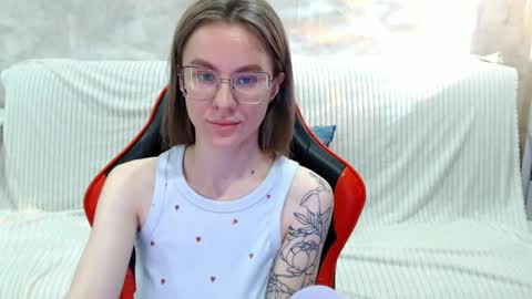 Snapshot of baby_kitte chatting on 10-09-25, 04:32 baby_kitte online show from 10-09-25, 04:32