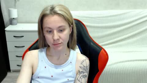 Snapshot of baby_kitte chatting on 10-27-25, 03:54 baby_kitte online show from 10-27-25, 03:54