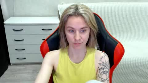 Snapshot of baby_kitte chatting on 10-29-25, 04:37 baby_kitte online show from 10-29-25, 04:37