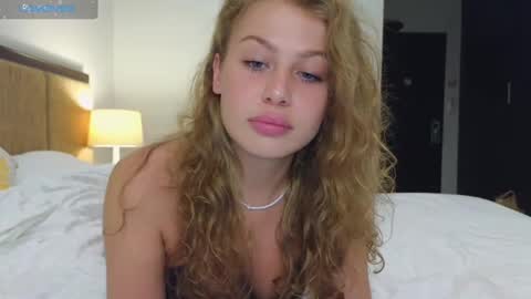 Snapshot of baby_leen chatting on 03-05-25, 03:07 Sharleen online show from 03-05-25, 03:07