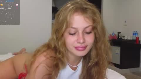 Snapshot of baby_leen chatting on 03-10-25, 01:21 Sharleen online show from 03-10-25, 01:21