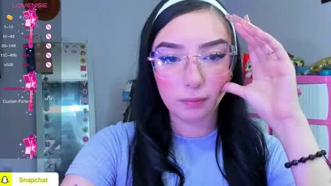 Snapshot of baby_lily1 chatting on 10-09-25, 02:37 lily online show from 10-09-25, 02:37