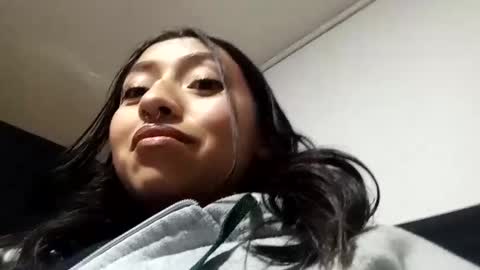 Snapshot of baby_moo chatting on 09-23-25, 04:15 Moon online show from 09-23-25, 04:15