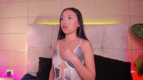 Snapshot of baby_moo chatting on 09-27-25, 12:26 Moon online show from 09-27-25, 12:26