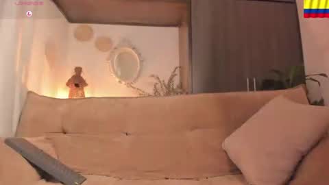 Snapshot of baby_smith chatting on 06-27-26, 11:43 FOLLOW ME online show from 06-27-26, 11:43
