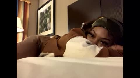 baby_tsunami online show from 12-09-24, 03:18