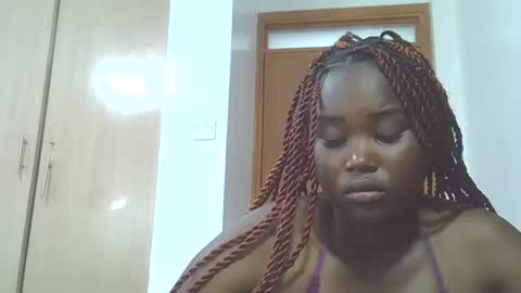 Snapshot of babyavil chatting on 12-19-25, 09:00 babyavil online show from 12-19-25, 09:00